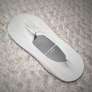 ESNTLS Gray No Show Socks